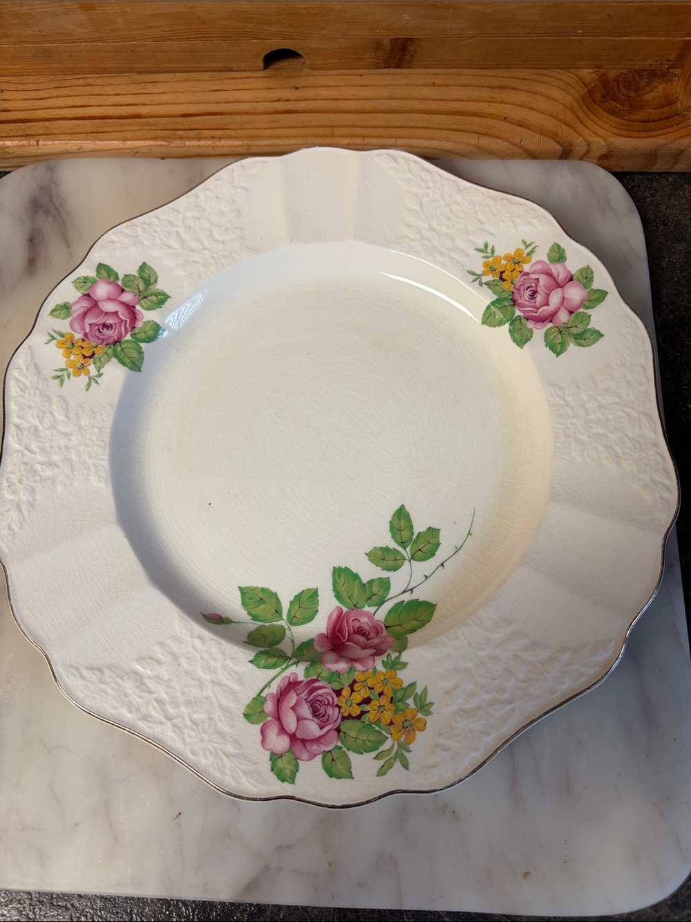 22KT  Empire England White Dinner Plate with Pink Rose Accent